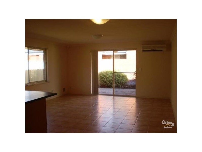 11 Riaza Parkway, Port Kennedy WA 6172
