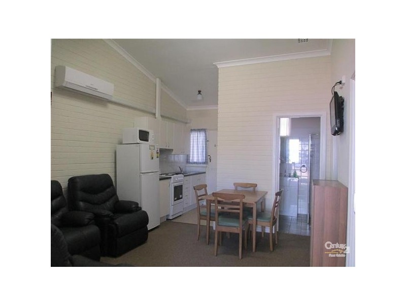 4/2 Wanliss Street, Rockingham WA 6168