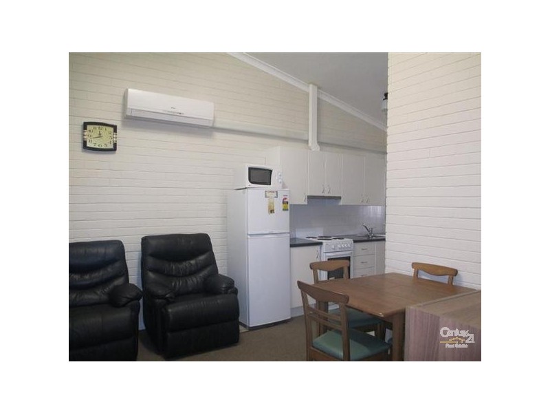 4/2 Wanliss Street, Rockingham WA 6168