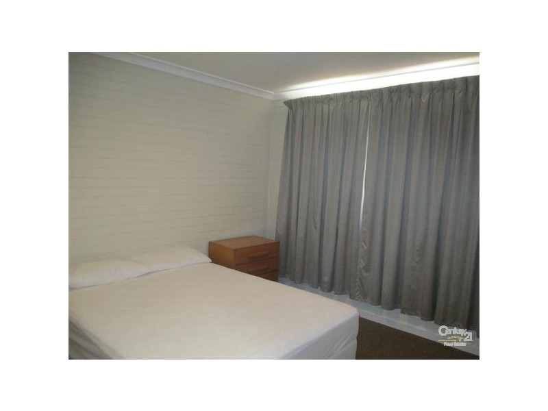 4/2 Wanliss Street, Rockingham WA 6168