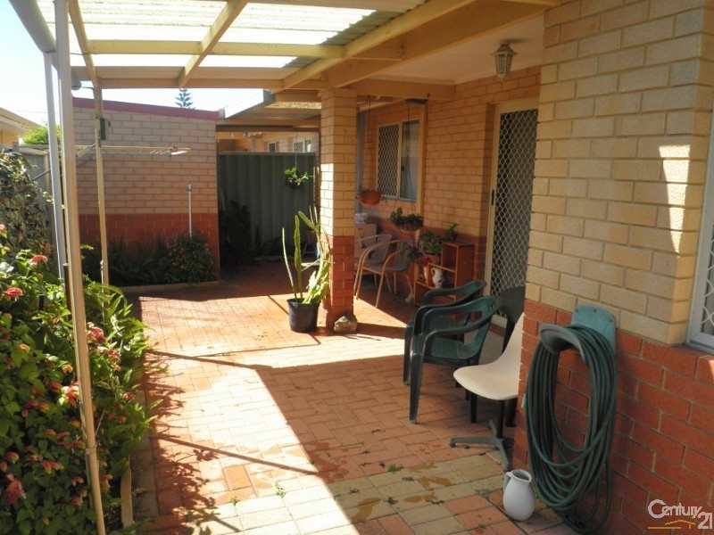 4/1 Ashford Avenue, Rockingham WA 6168