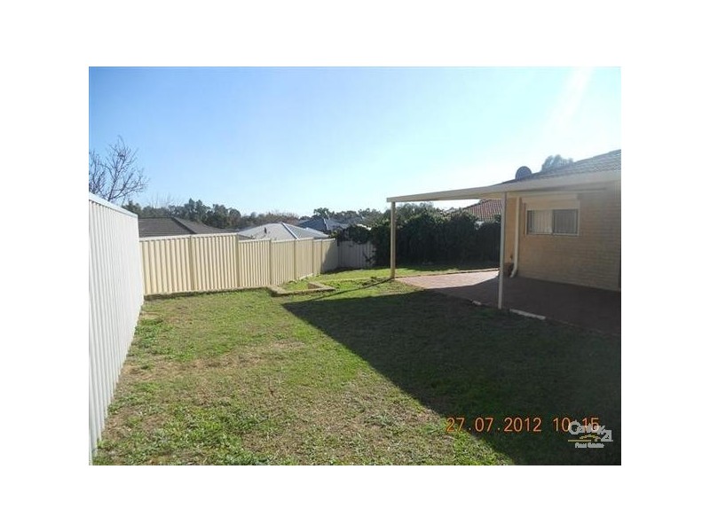 28 McNairn Cross, Leda WA 6170