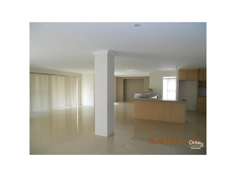 45 Boyle Avenue, Rockingham WA 6168