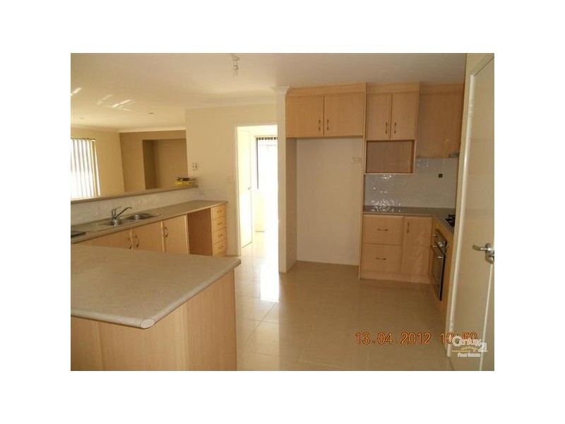 45 Boyle Avenue, Rockingham WA 6168