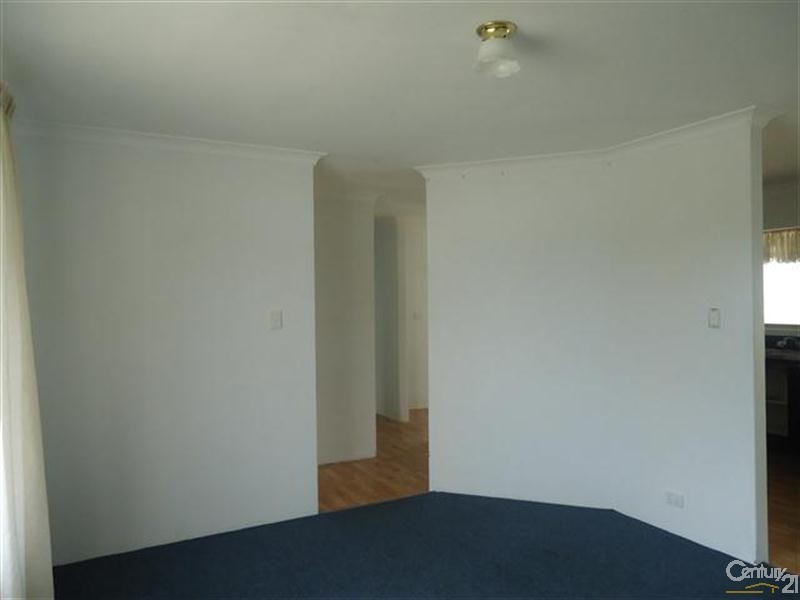 11 Cambey Mews, Parmelia WA 6167