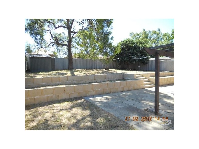 22 Cimbor Way, Parmelia WA 6167