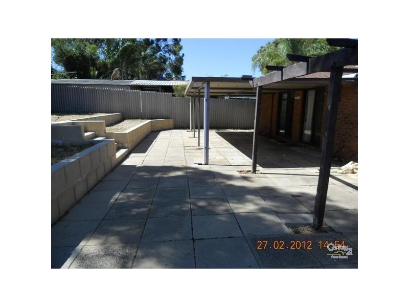 22 Cimbor Way, Parmelia WA 6167