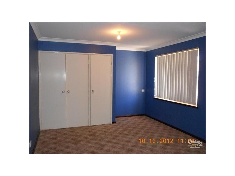 25 Dress Circle, Warnbro WA 6169