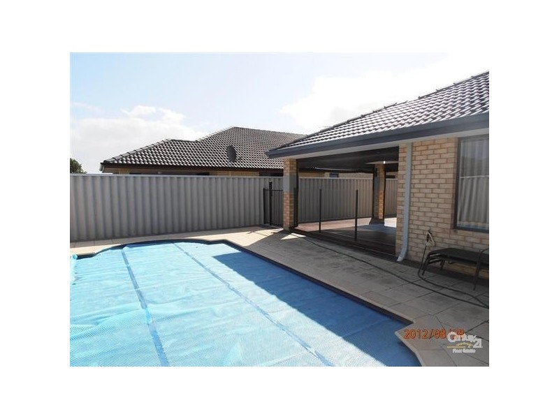 20 Merrimac Loop, Cooloongup WA 6168