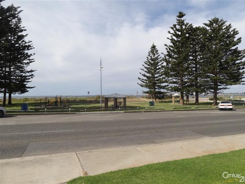 2/47 Esplanade, Rockingham WA 6168