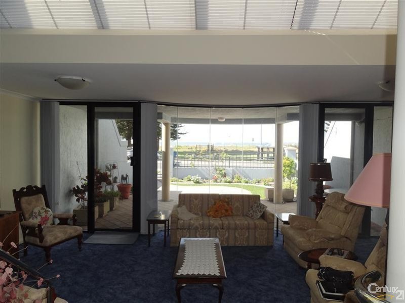 2/47 Esplanade, Rockingham WA 6168