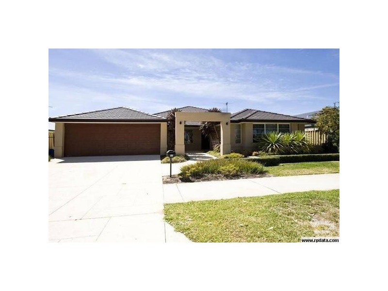 32 Arrowwood Loop, Secret Harbour WA 6173