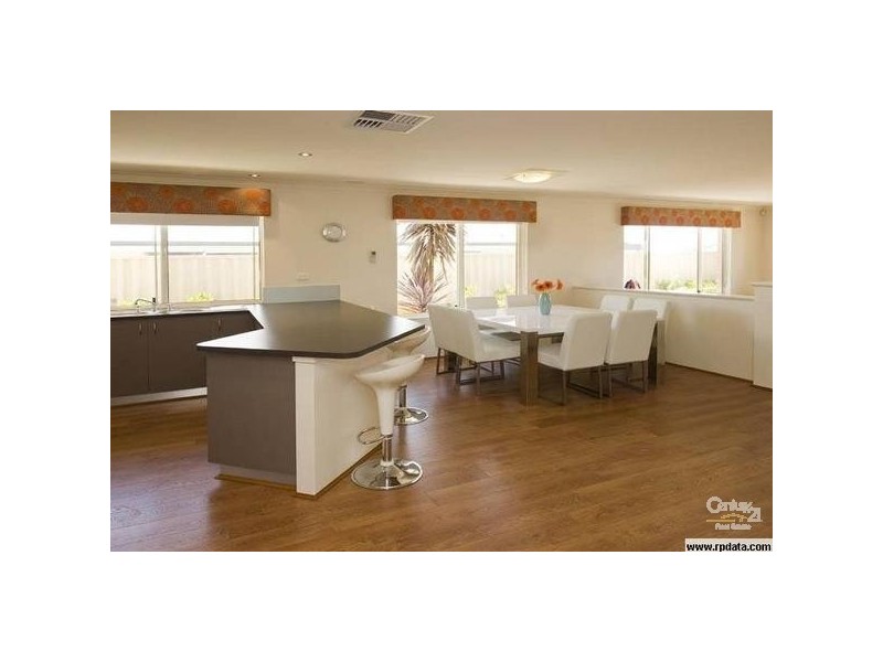 32 Arrowwood Loop, Secret Harbour WA 6173