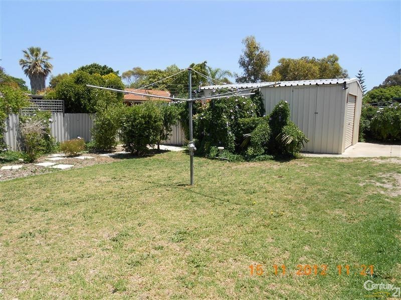 8 Breaden Drive, Cooloongup WA 6168
