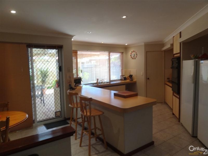 64 Charthouse Road, Waikiki WA 6169