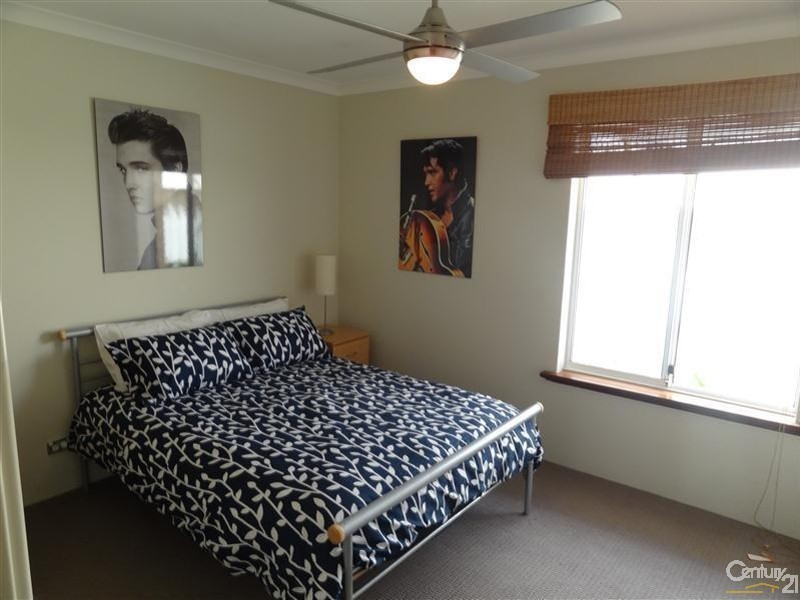 64 Charthouse Road, Waikiki WA 6169