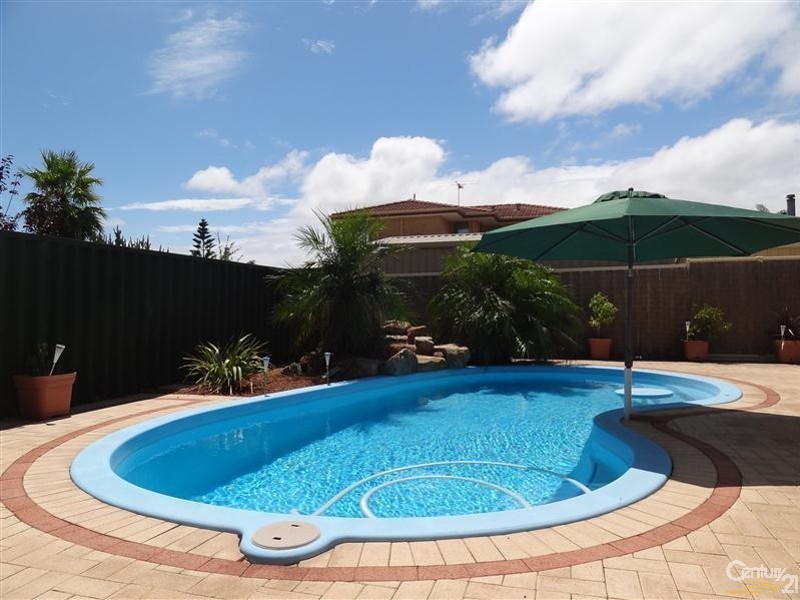 64 Charthouse Road, Waikiki WA 6169