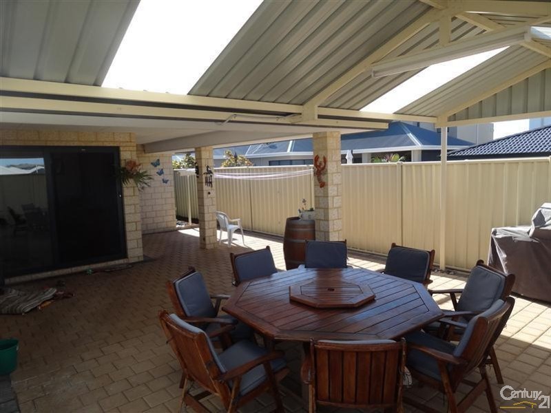 3 Cronulla Road, Secret Harbour WA 6173