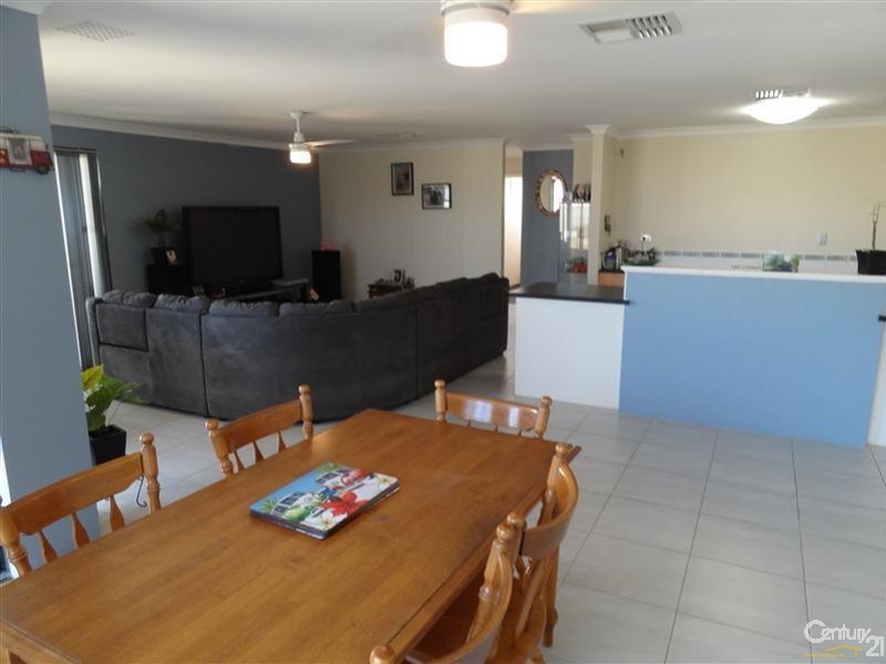 3 Cronulla Road, Secret Harbour WA 6173