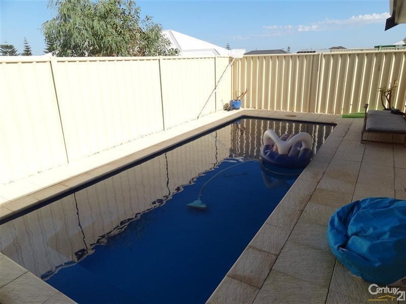 3 Cronulla Road, Secret Harbour WA 6173