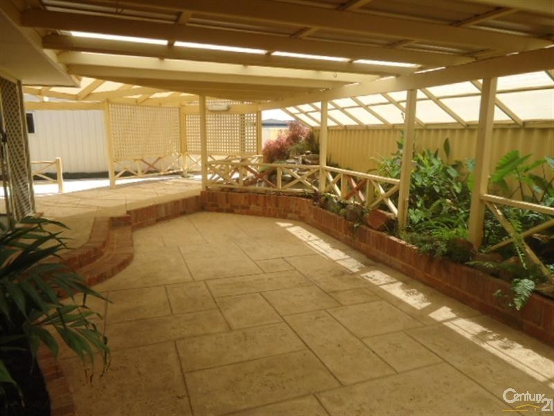 1 Reliance Court, Waikiki WA 6169