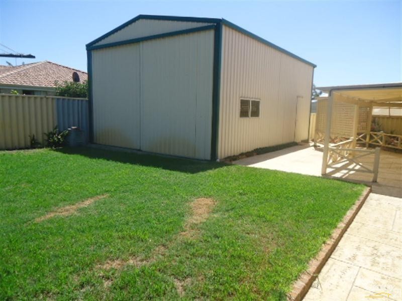 1 Reliance Court, Waikiki WA 6169