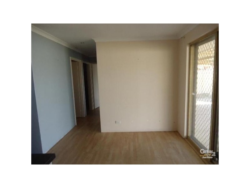 7 Moore Court, Cooloongup WA 6168