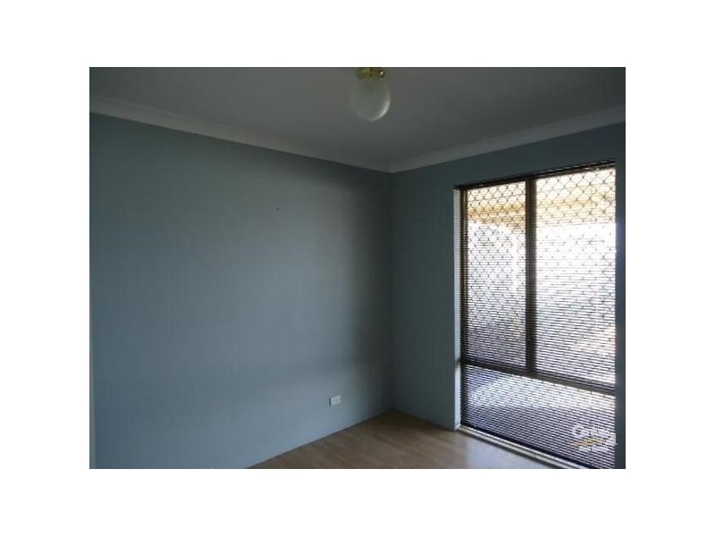 7 Moore Court, Cooloongup WA 6168