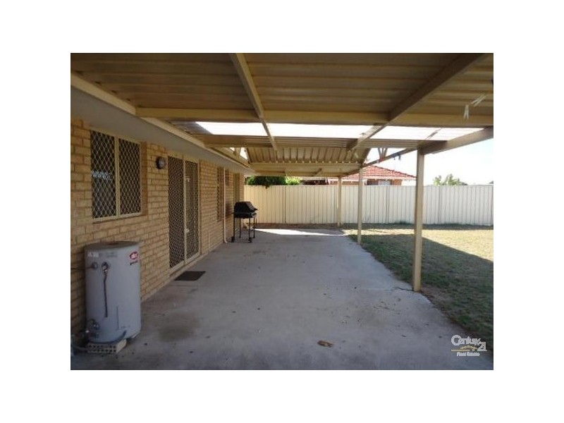 7 Moore Court, Cooloongup WA 6168