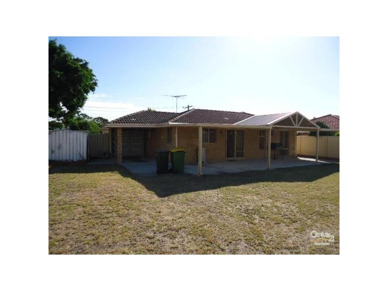 7 Moore Court, Cooloongup WA 6168