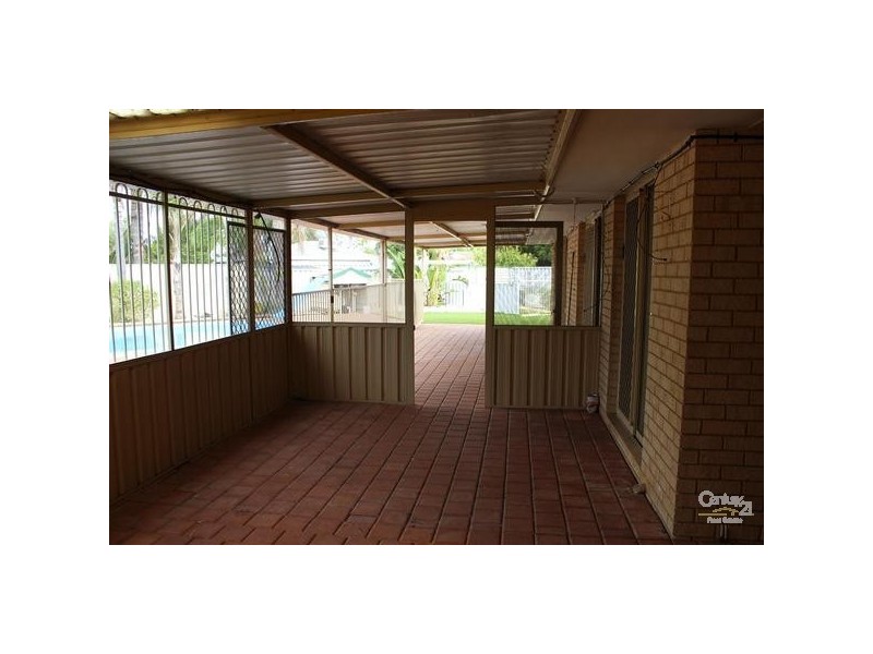 3 Camm Place, Waikiki WA 6169