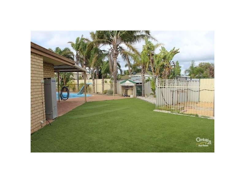 3 Camm Place, Waikiki WA 6169