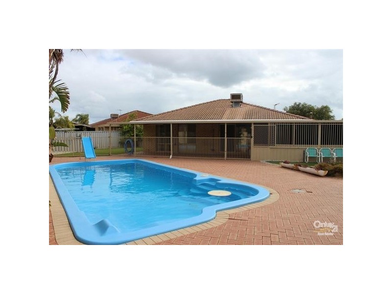 3 Camm Place, Waikiki WA 6169