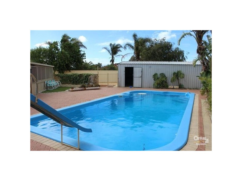 3 Camm Place, Waikiki WA 6169