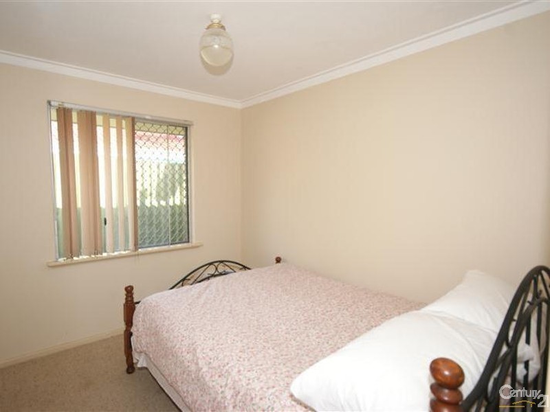 6 Bolaro Place, Hillman WA 6168