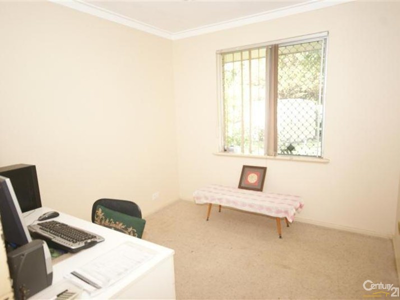6 Bolaro Place, Hillman WA 6168
