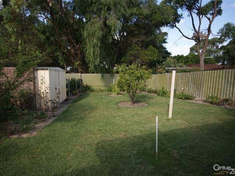 6 Bolaro Place, Hillman WA 6168