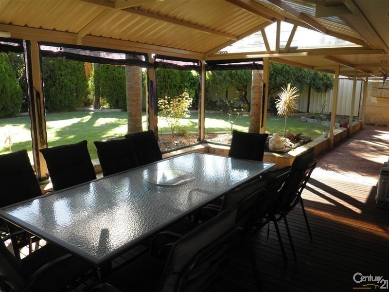 25 Warnbro Sound Avenue, Warnbro WA 6169
