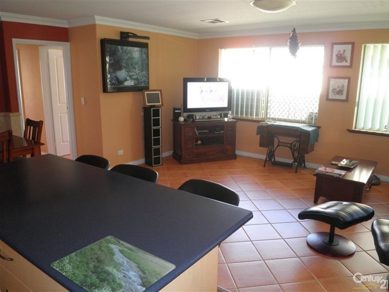 25 Warnbro Sound Avenue, Warnbro WA 6169