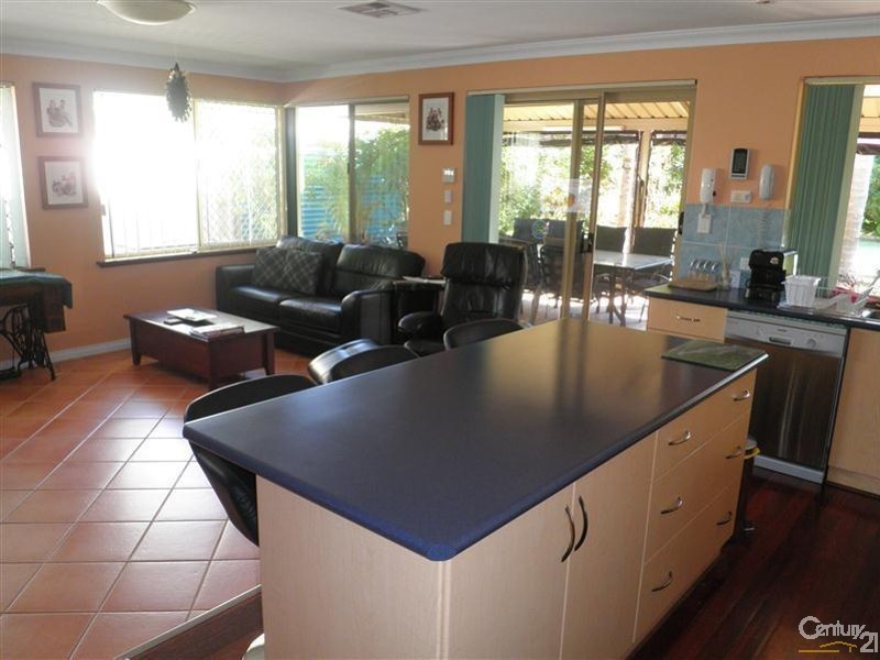 25 Warnbro Sound Avenue, Warnbro WA 6169