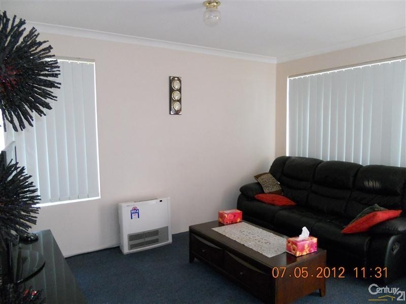 1/2 Dowling Street, Rockingham WA 6168