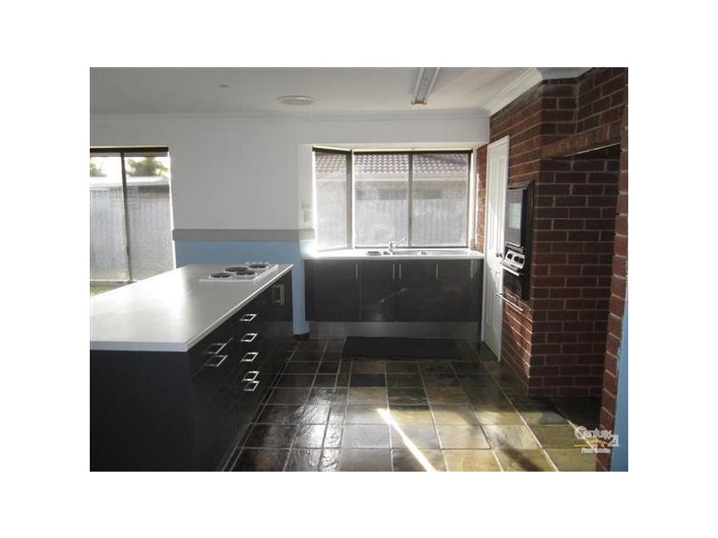 18 Legend Place, Cooloongup WA 6168