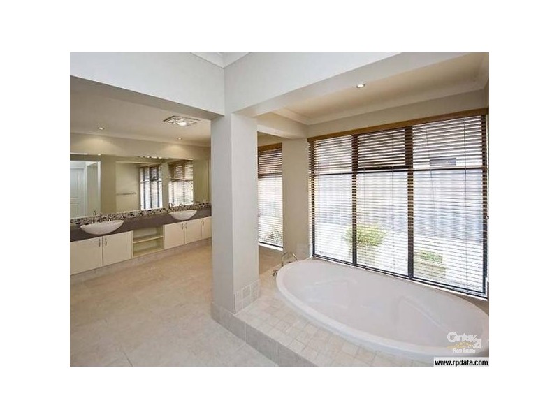9 Smiths Break, Secret Harbour WA 6173