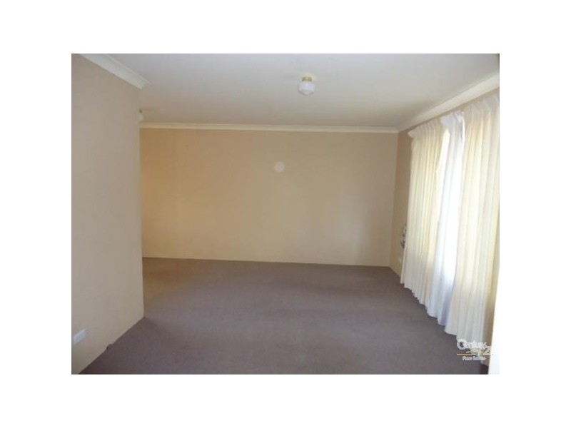 27 Hartland Way, Warnbro WA 6169
