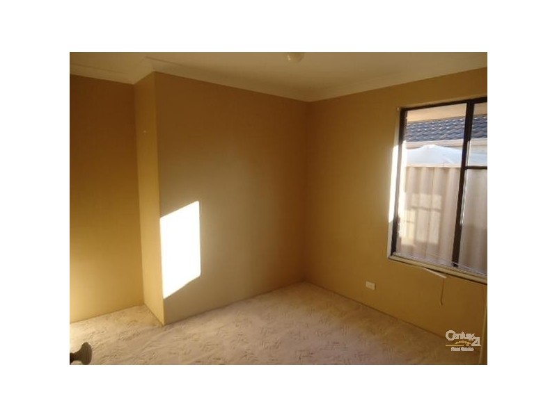 27 Hartland Way, Warnbro WA 6169