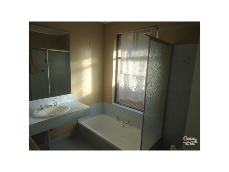 27 Hartland Way, Warnbro WA 6169