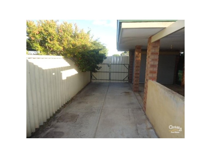 27 Hartland Way, Warnbro WA 6169