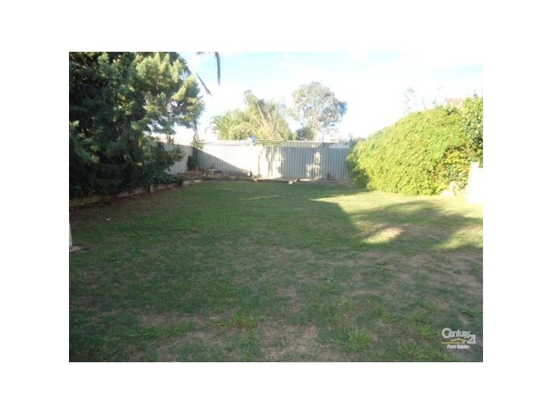 27 Hartland Way, Warnbro WA 6169