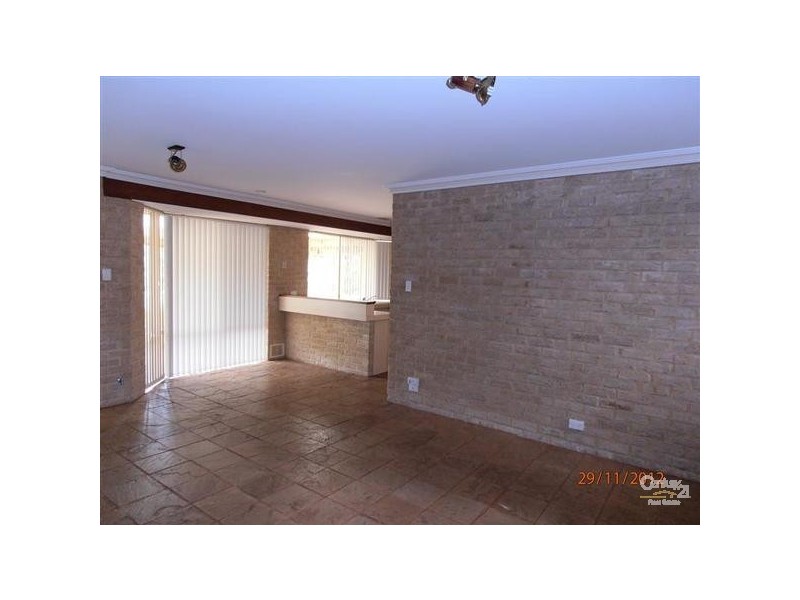 25 Shelton Street, Waikiki WA 6169