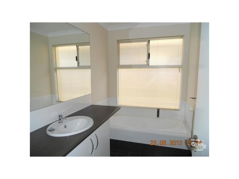 16 Hayeswater Circuit, Waikiki WA 6169